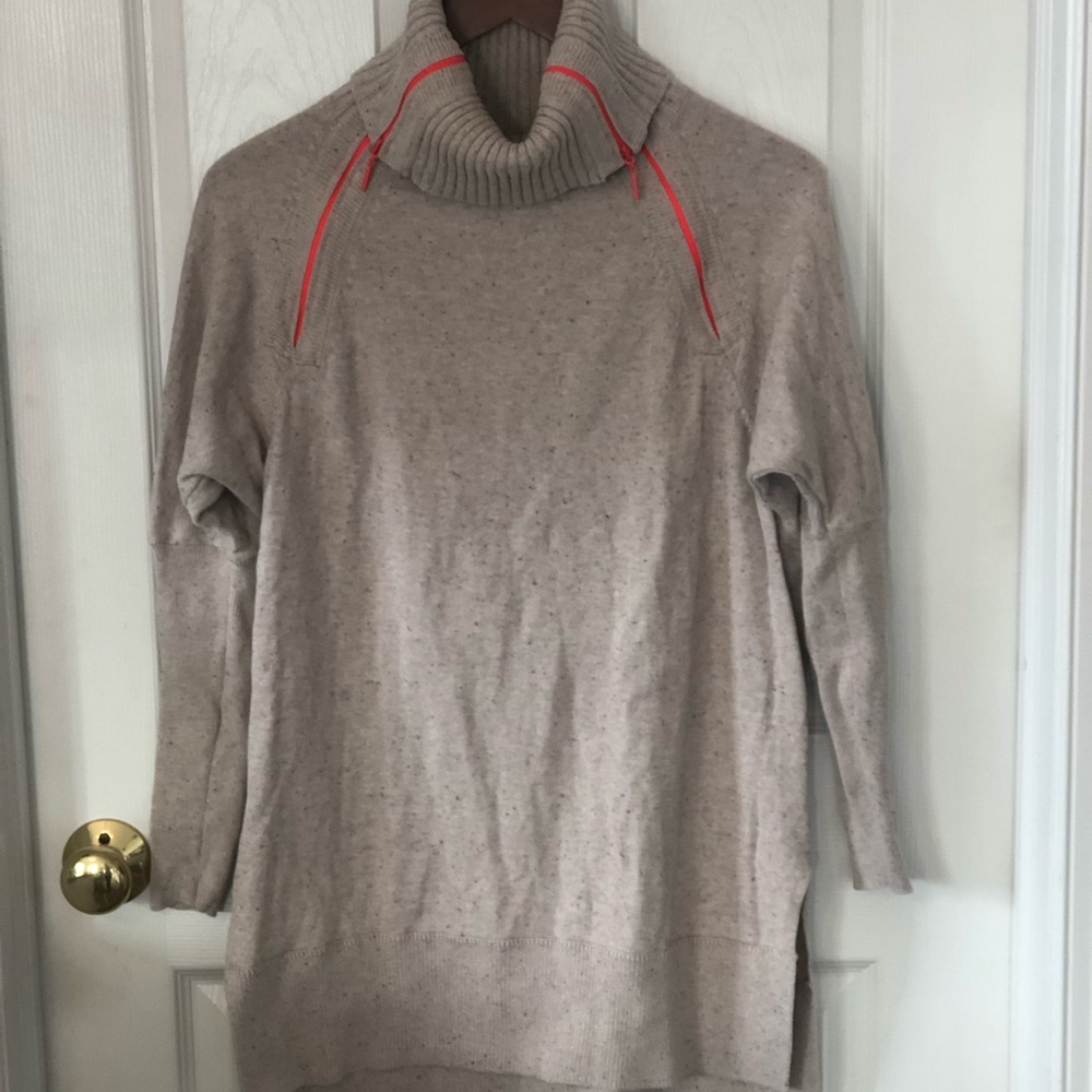 Seraphine Maternity/Nursing Cotton Tunic. Size Small. Like new condition.